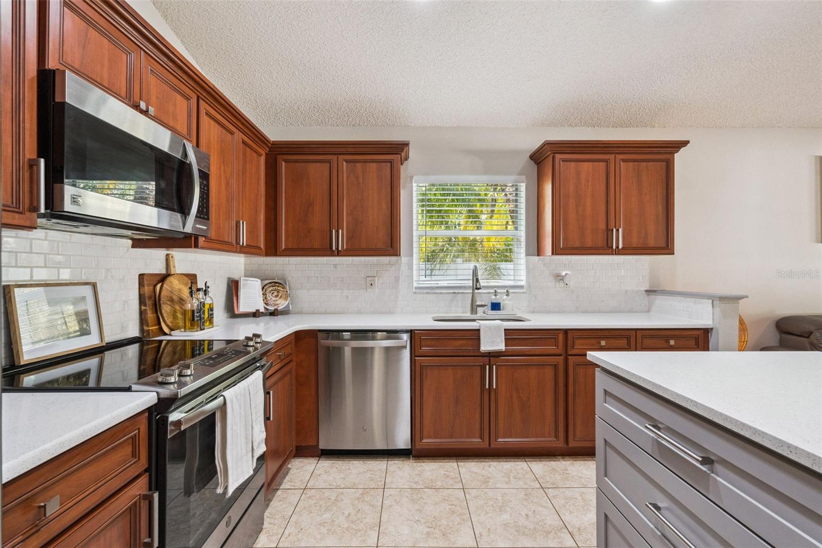 Image 2 of 40 For 760 Magnolia Creek Circle