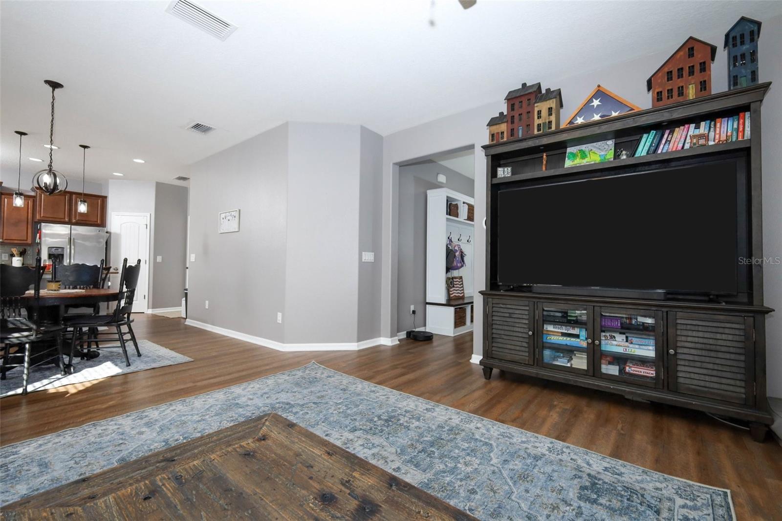 Image 8 of 46 For 4030 Brookshire Circle