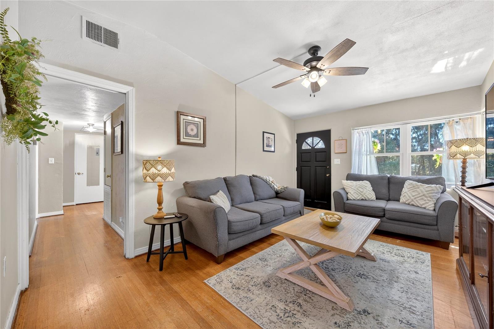 Image 16 of 70 For 2249 Minnesota Avenue