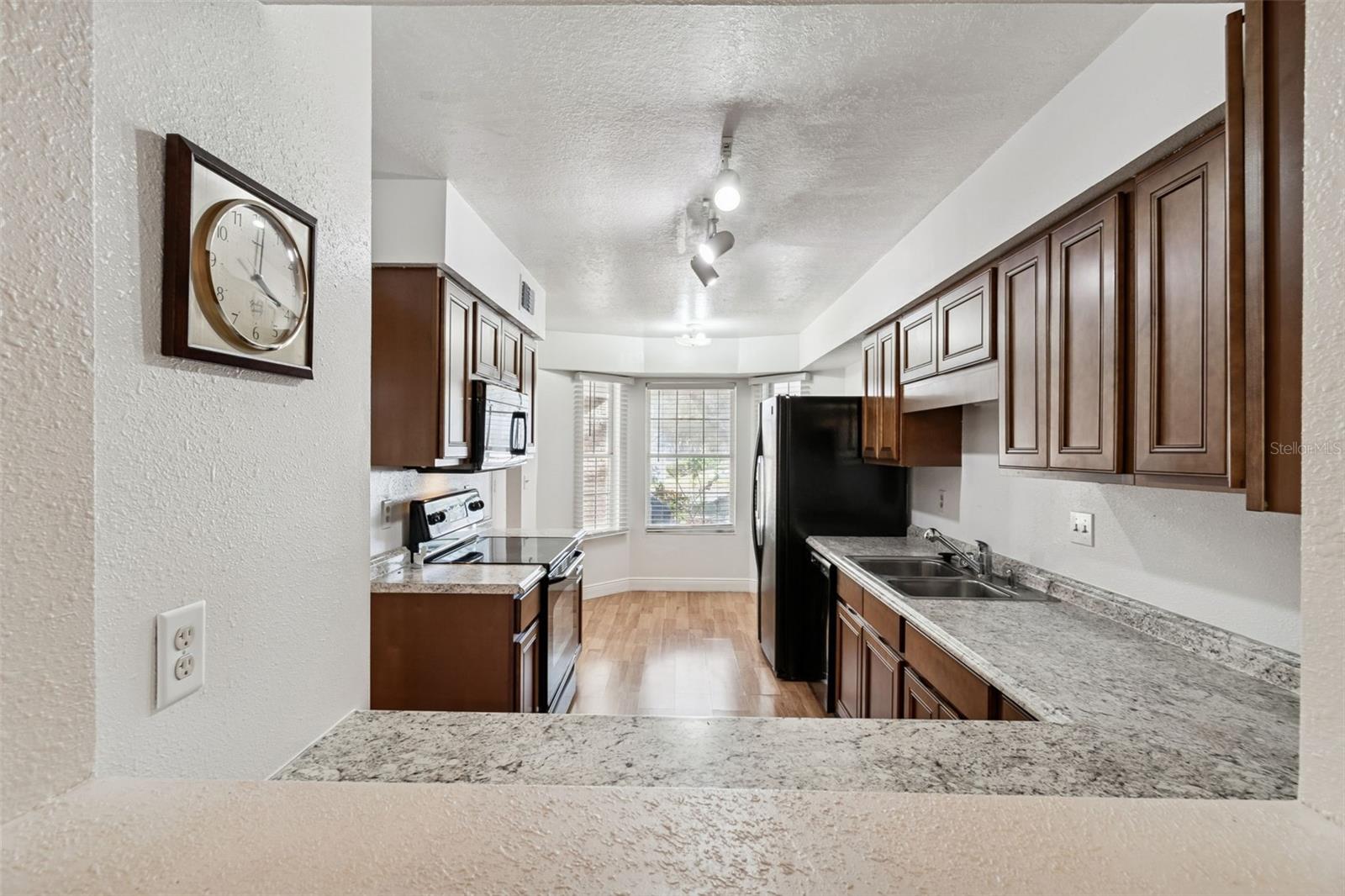 Image 11 of 60 For 2210 Coach House Boulevard 6