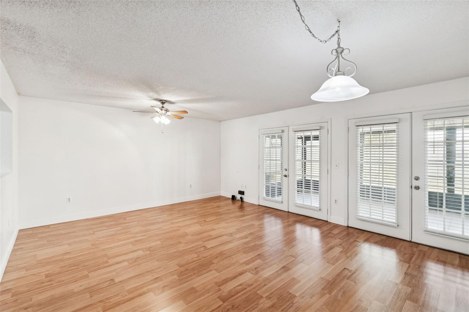 Image 15 of 60 For 2210 Coach House Boulevard 6