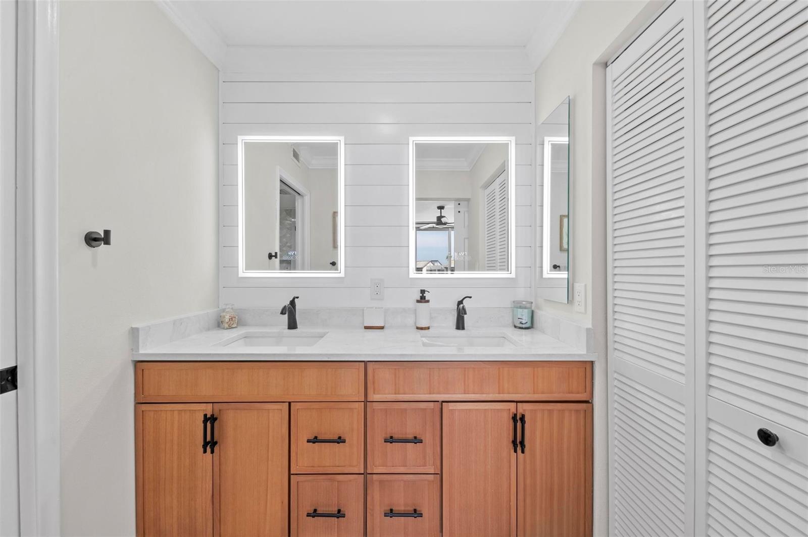 Image 22 of 62 For 5153 Isla Key Boulevard S 408