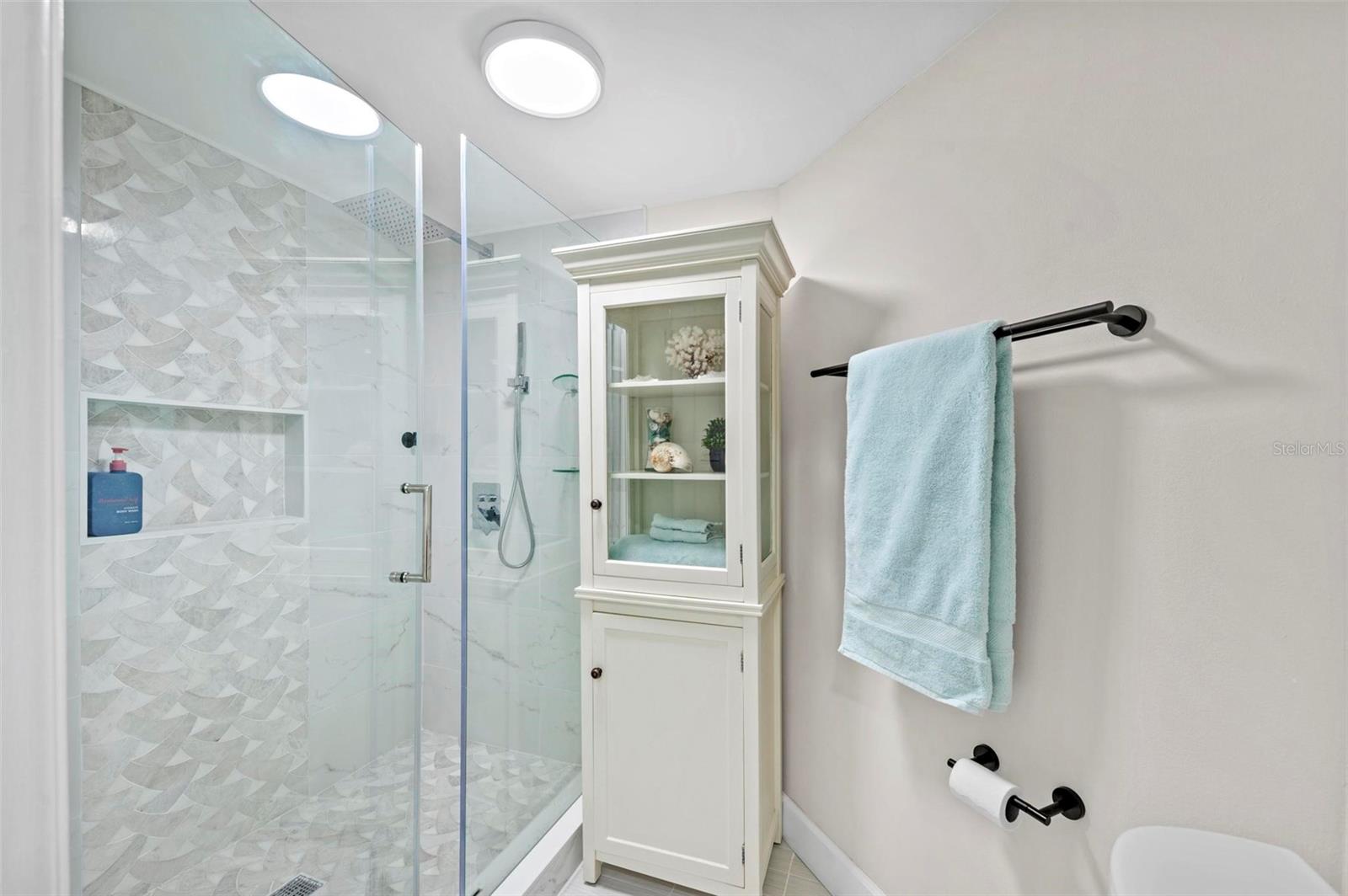 Image 24 of 62 For 5153 Isla Key Boulevard S 408