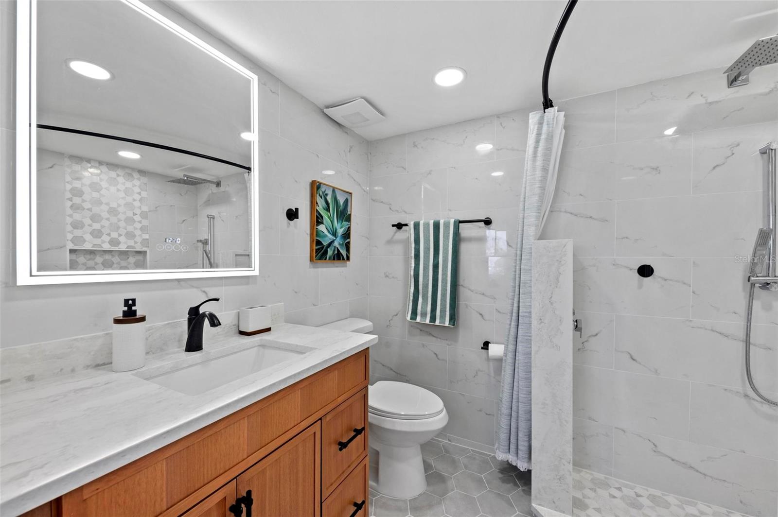 Image 38 of 62 For 5153 Isla Key Boulevard S 408