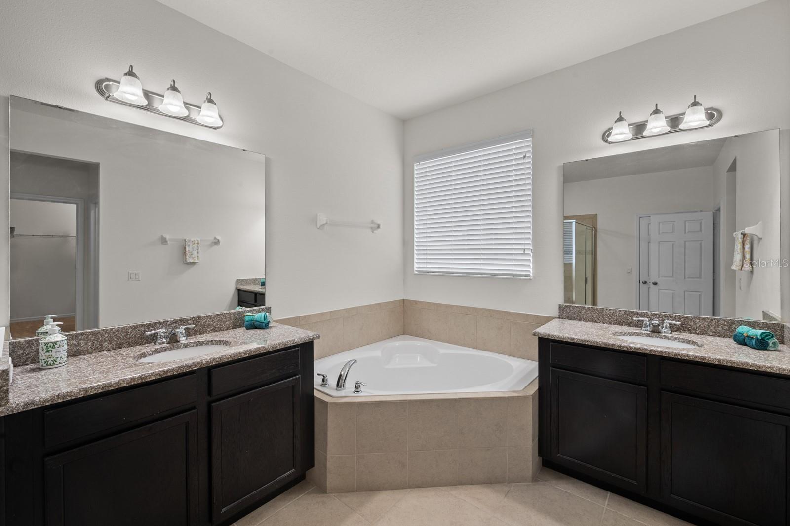 Image 19 of 60 For 4032 Prairie Reserve Boulevard