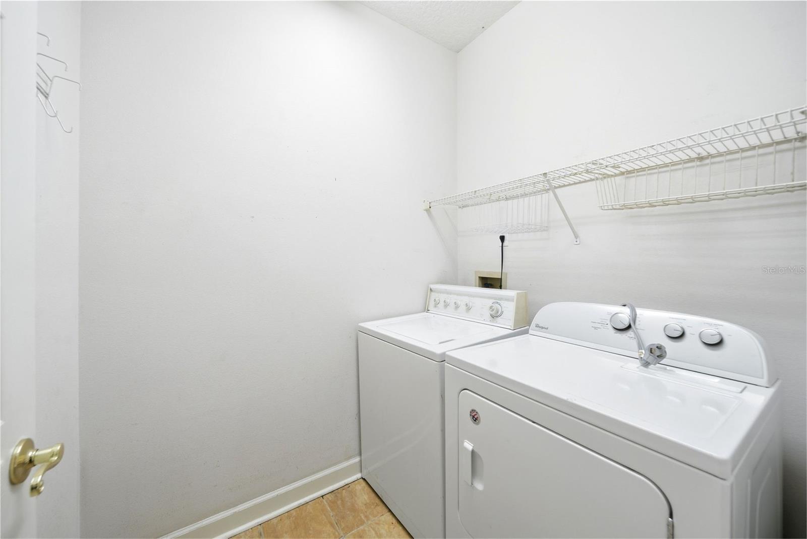 Image 6 of 28 For 715 Powderhorn Circle