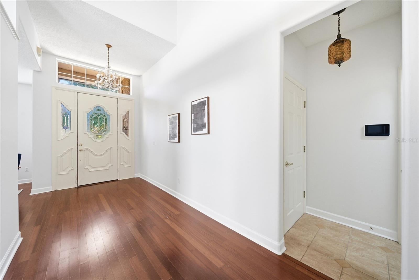 Image 7 of 28 For 715 Powderhorn Circle