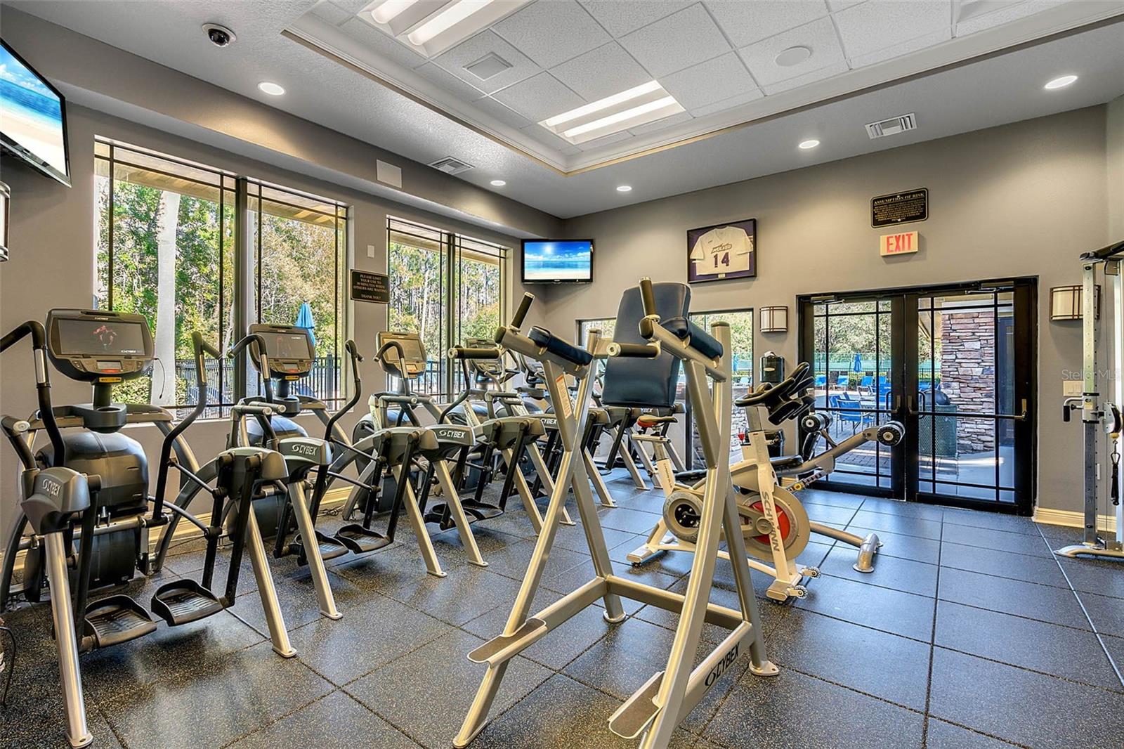 Image 22 of 27 For 14736 Huntley Drive