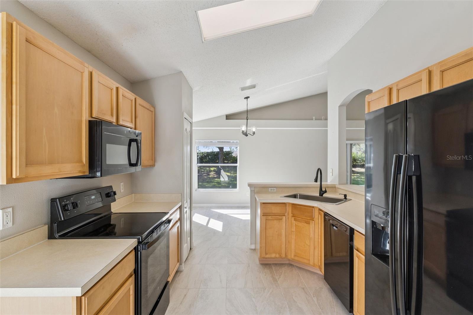 Image 5 of 27 For 14736 Huntley Drive