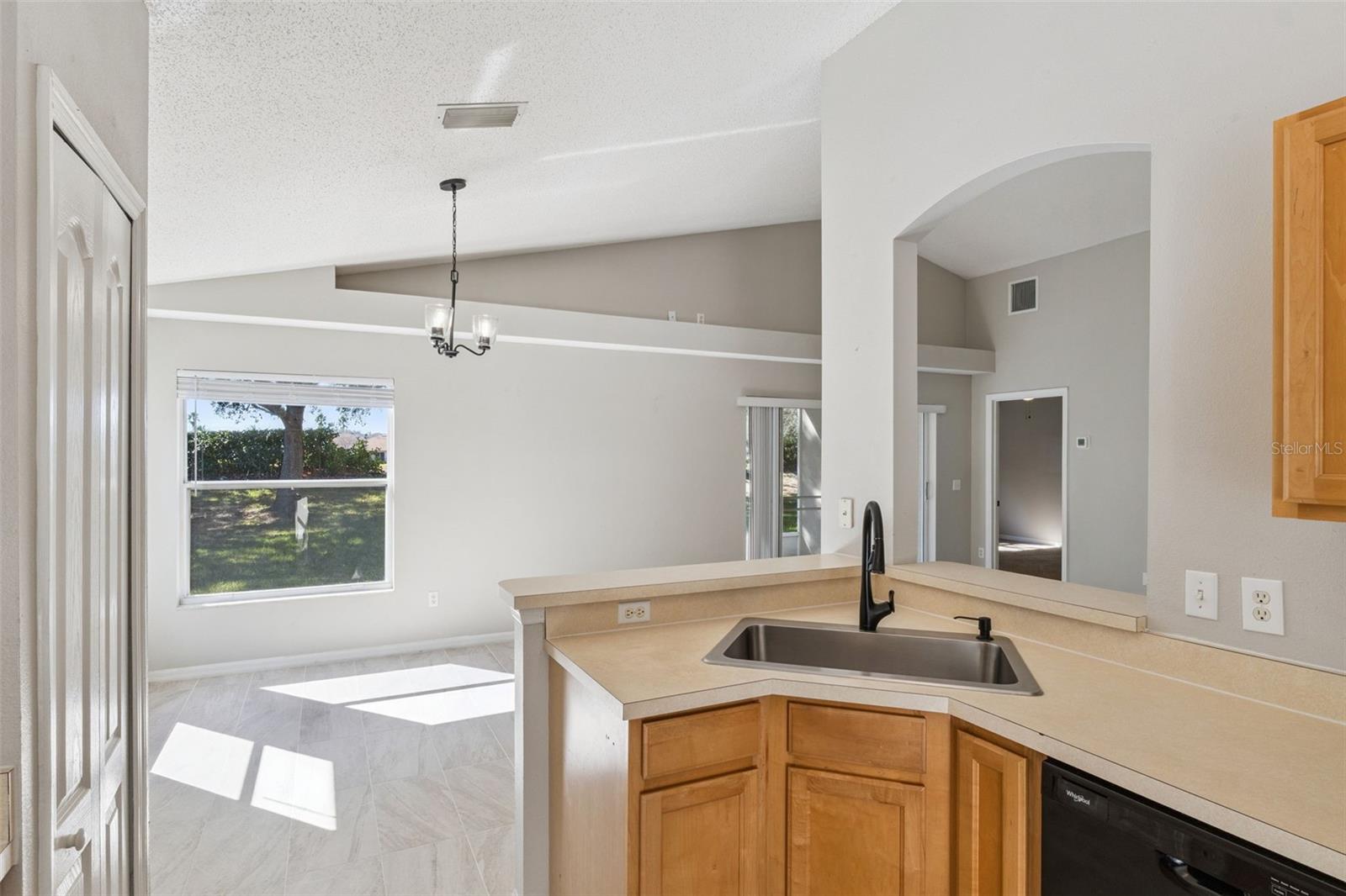 Image 7 of 27 For 14736 Huntley Drive