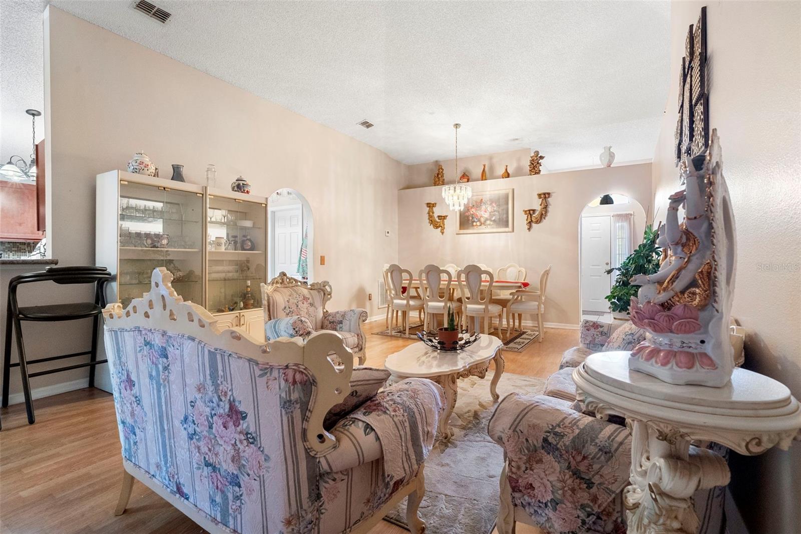 Image 23 of 49 For 26 Jett Loop