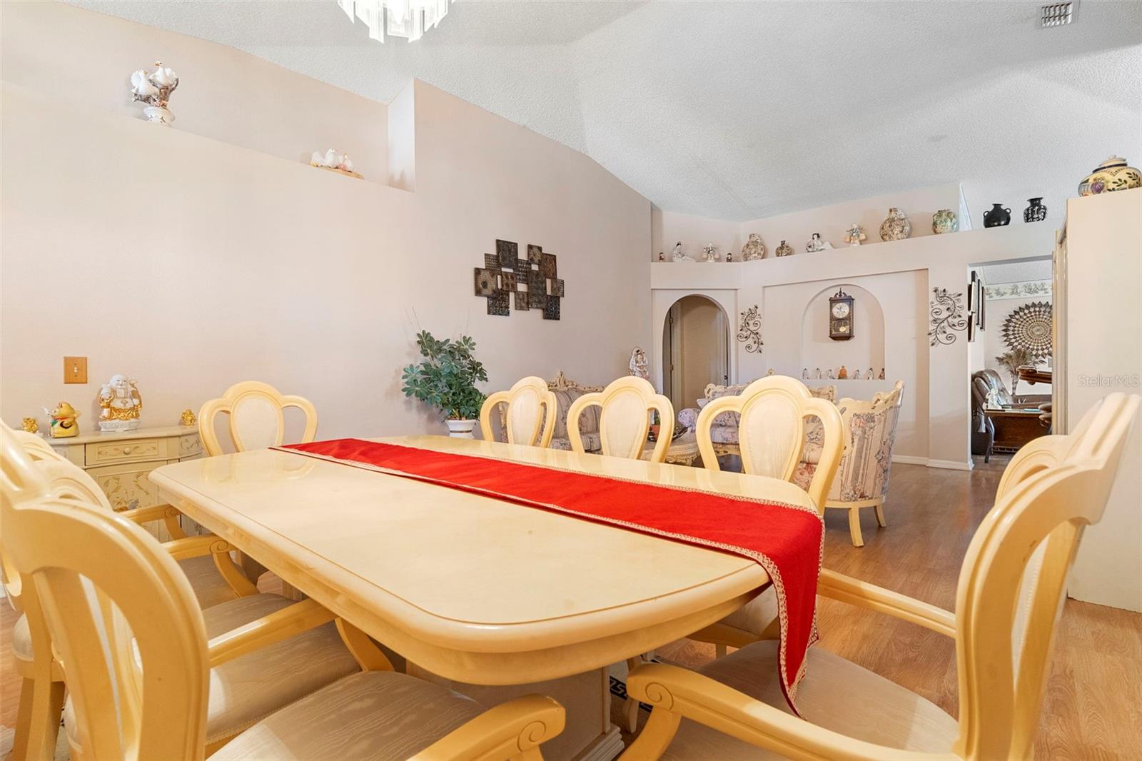 Image 26 of 49 For 26 Jett Loop