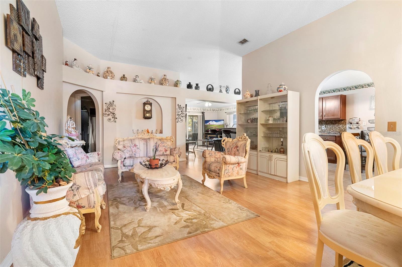 Image 27 of 49 For 26 Jett Loop