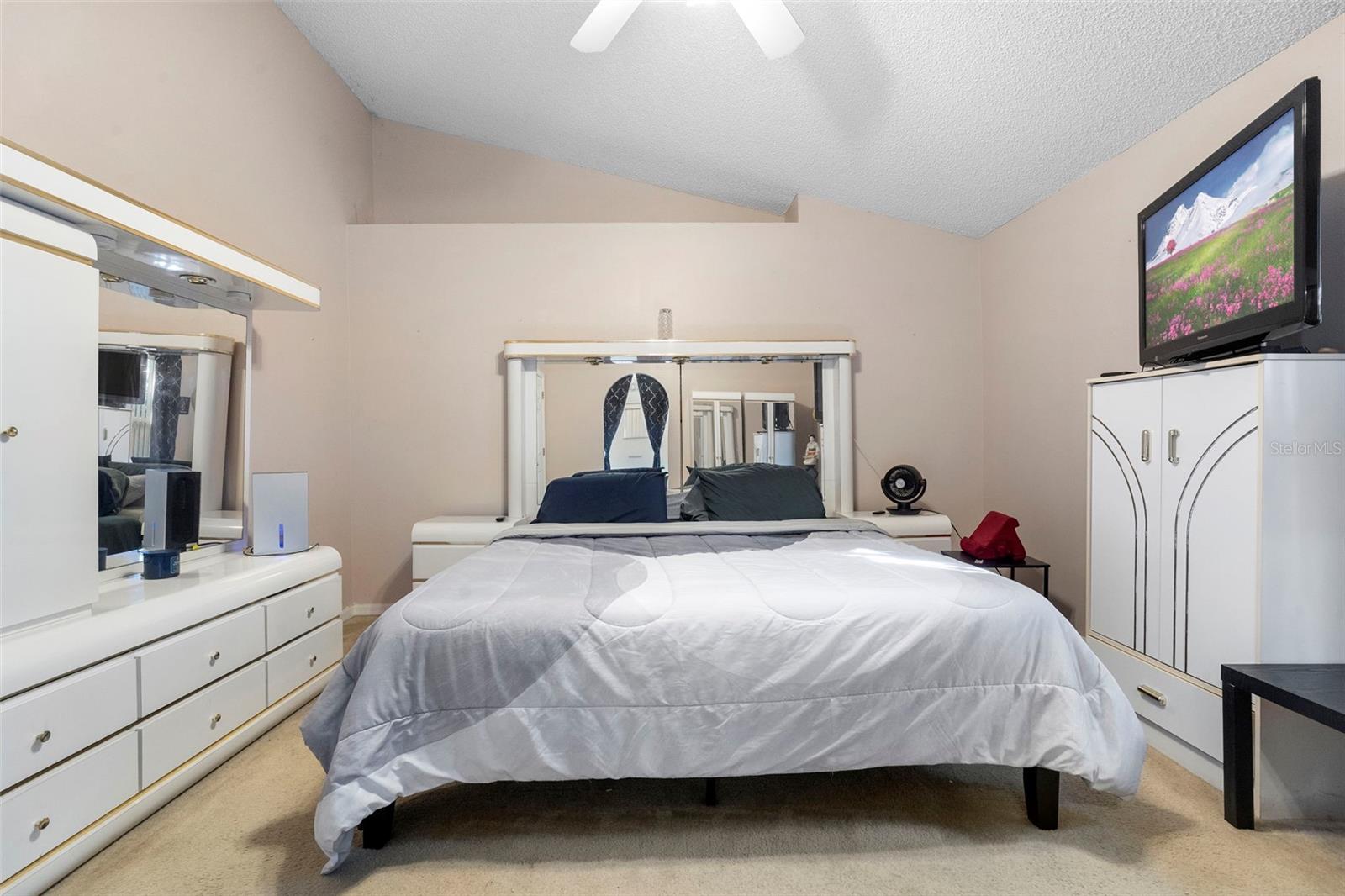 Image 39 of 49 For 26 Jett Loop