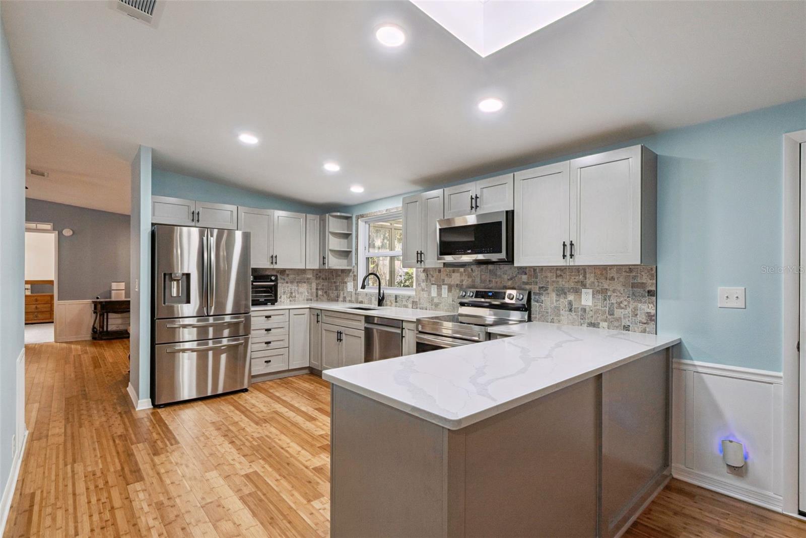 Image 4 of 33 For 11915 Salina Way