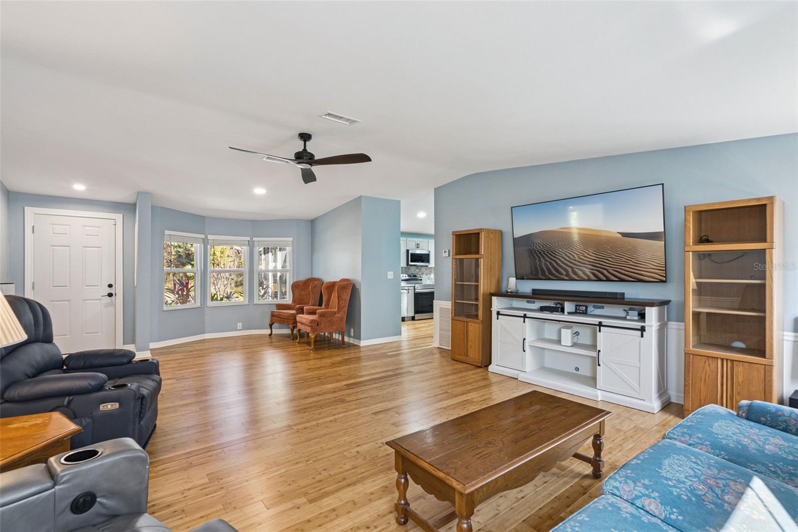 Image 6 of 33 For 11915 Salina Way