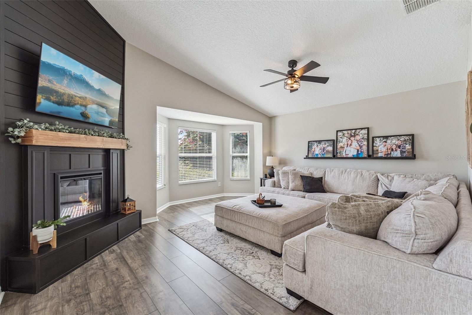 Image 6 of 48 For 15436 Amberbeam Boulevard