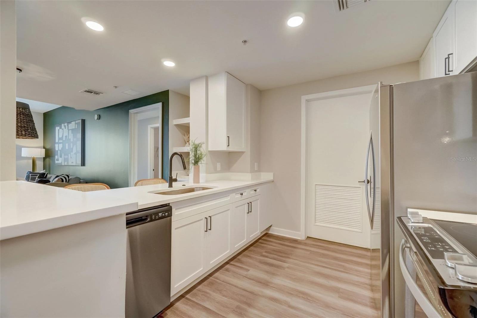 Image 14 of 23 For 55-4 Church Street