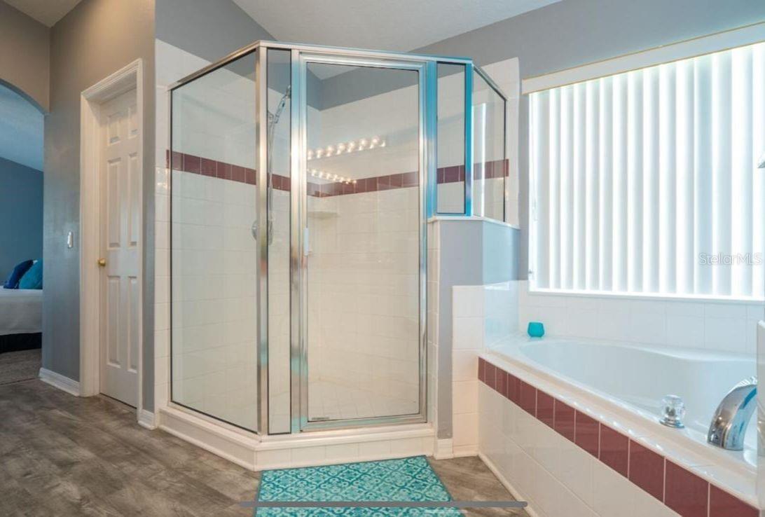 Image 15 of 39 For 4802 Cumbrian Lakes Drive