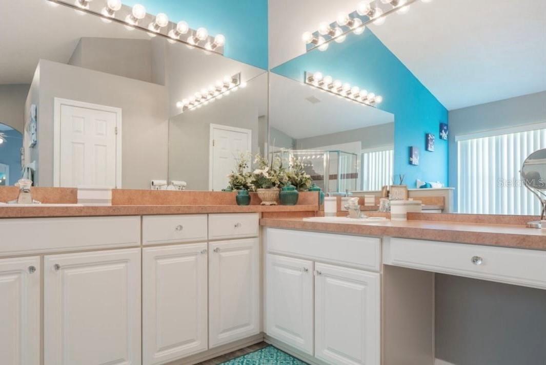 Image 16 of 39 For 4802 Cumbrian Lakes Drive