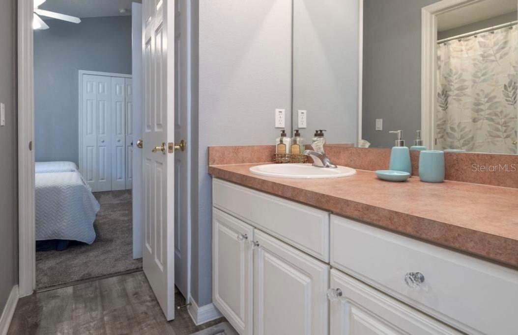 Image 22 of 39 For 4802 Cumbrian Lakes Drive