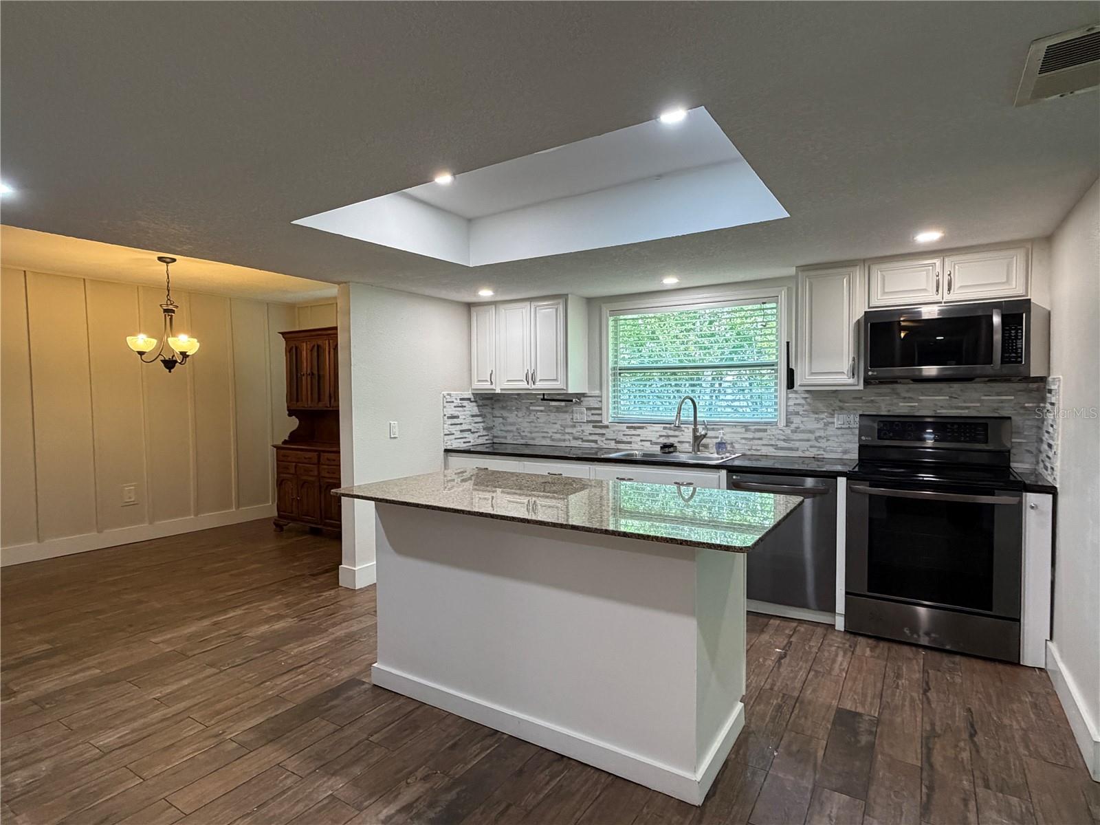 Image 10 of 30 For 14715 Bayonne Road