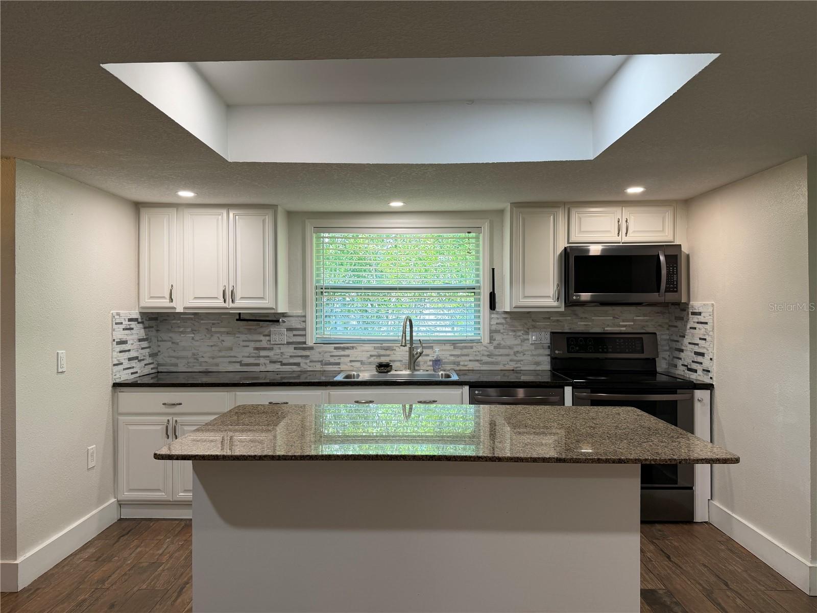 Image 12 of 30 For 14715 Bayonne Road