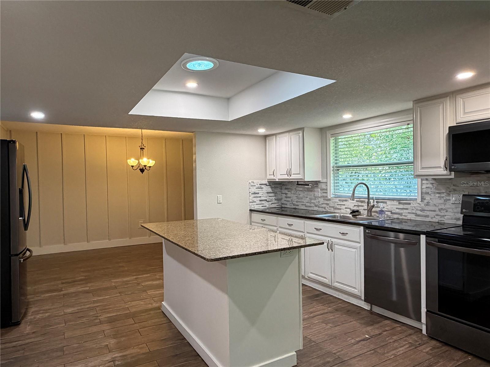 Image 14 of 30 For 14715 Bayonne Road