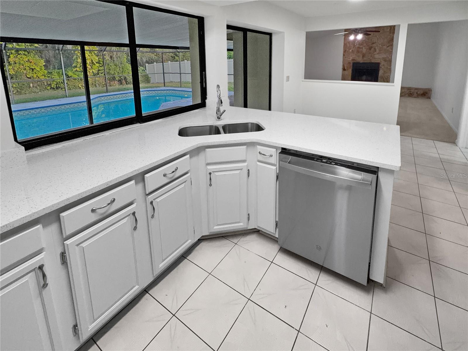 Image 11 of 29 For 3415 Bloomingdale Oaks Drive