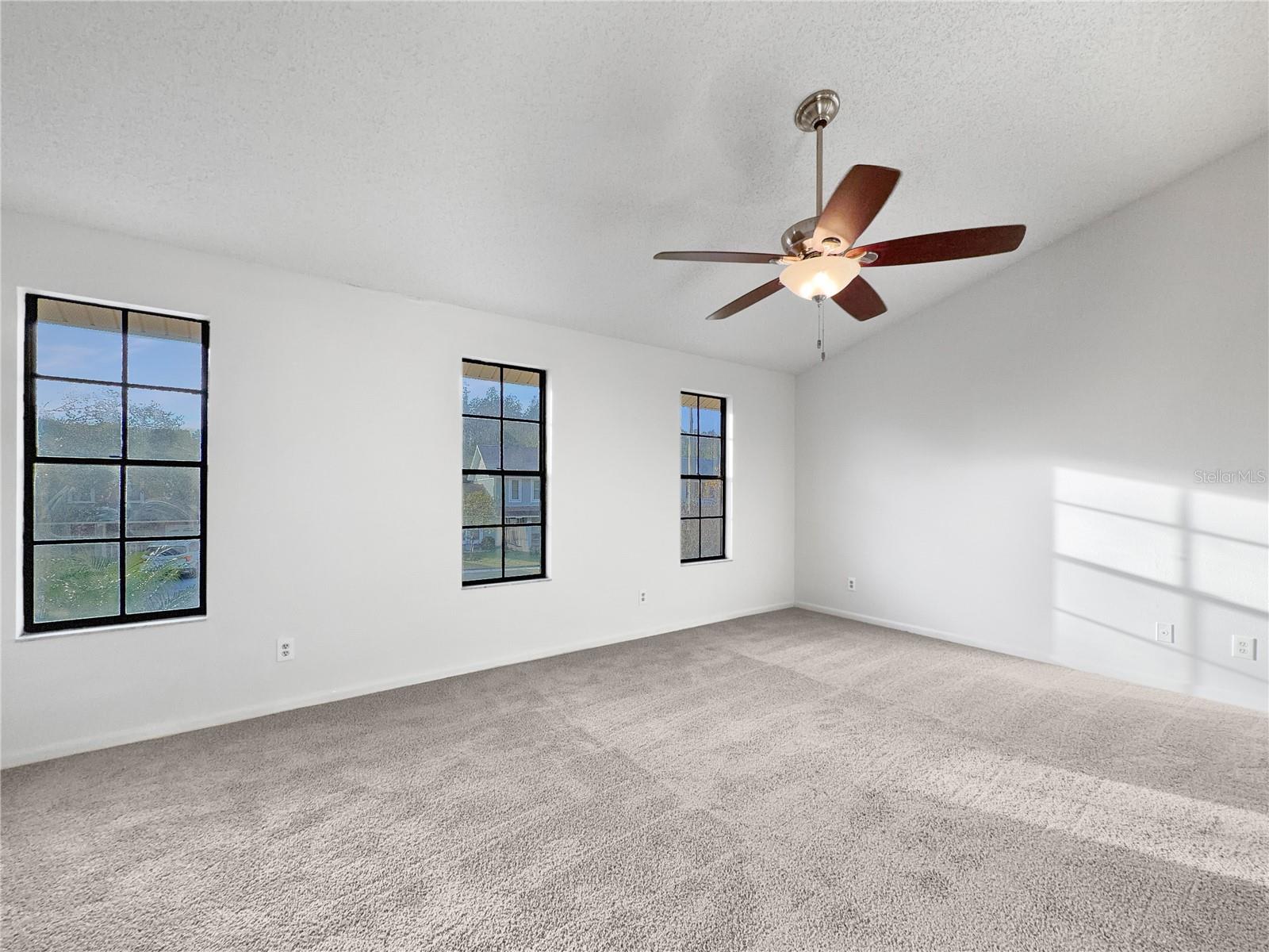 Image 22 of 29 For 3415 Bloomingdale Oaks Drive