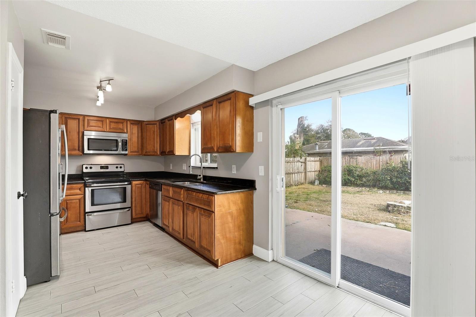 Image 11 of 29 For 2701 Carlisle Avenue