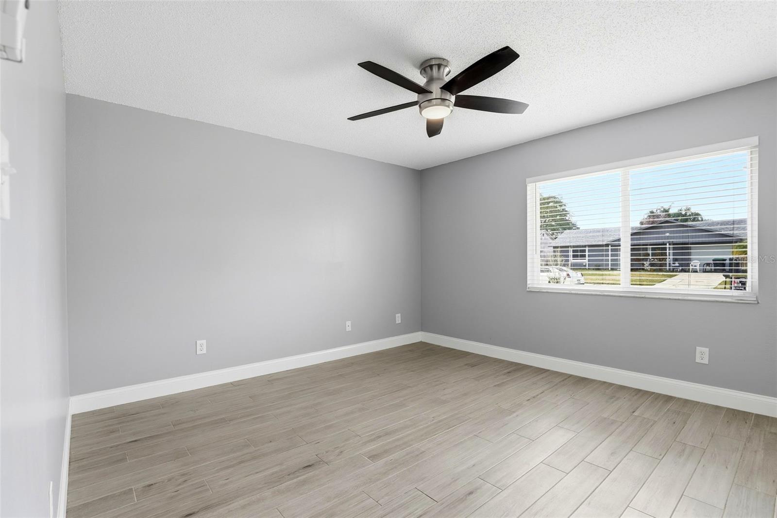 Image 16 of 29 For 2701 Carlisle Avenue