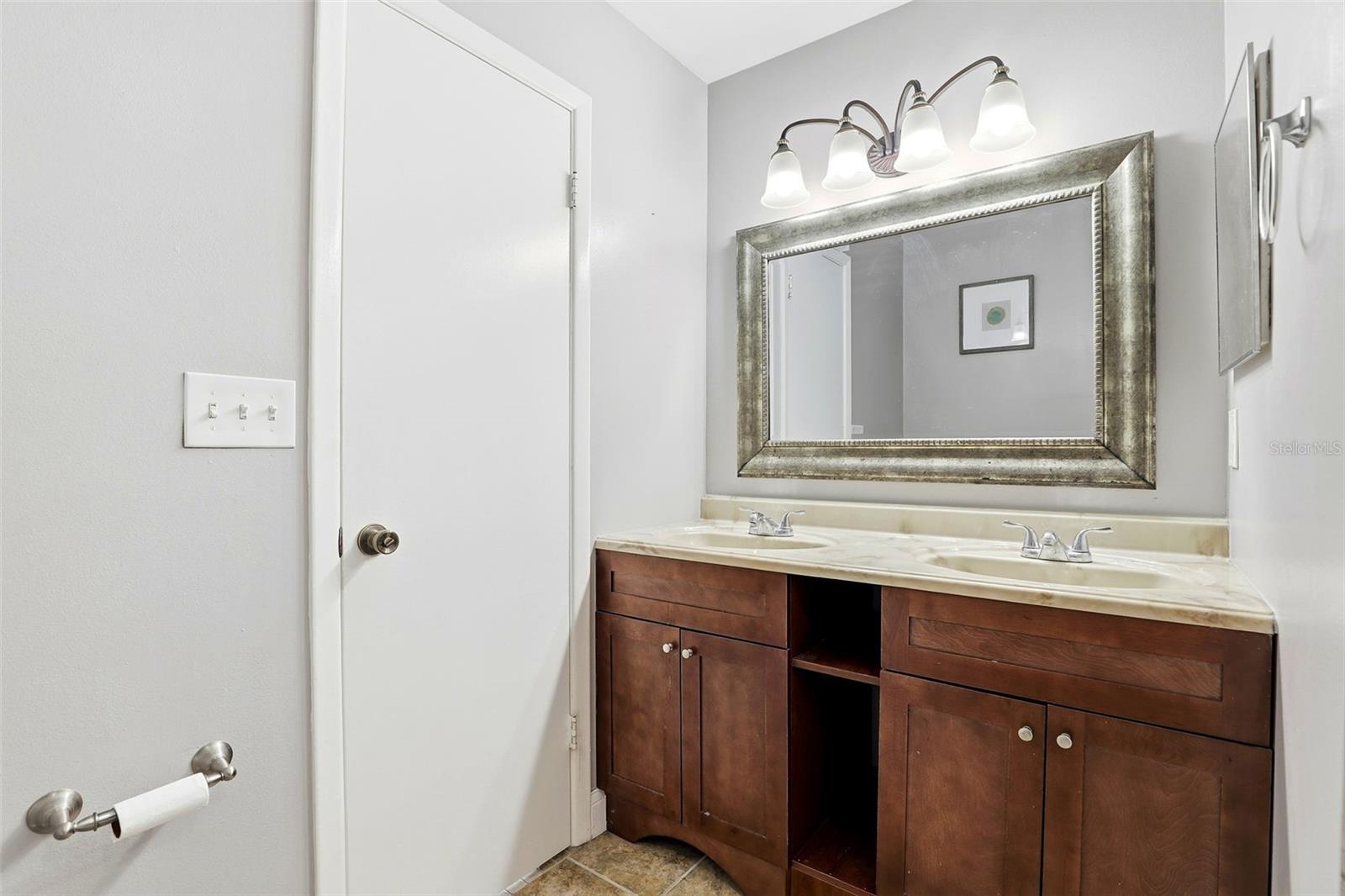 Image 18 of 29 For 2701 Carlisle Avenue