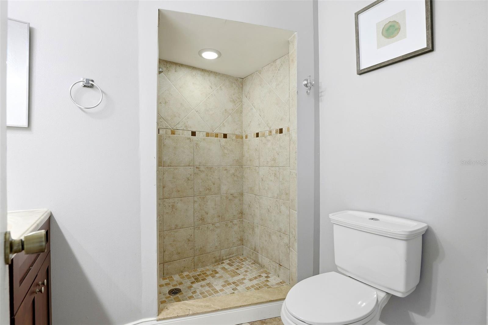 Image 19 of 29 For 2701 Carlisle Avenue