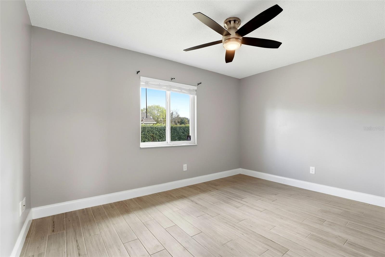 Image 20 of 29 For 2701 Carlisle Avenue