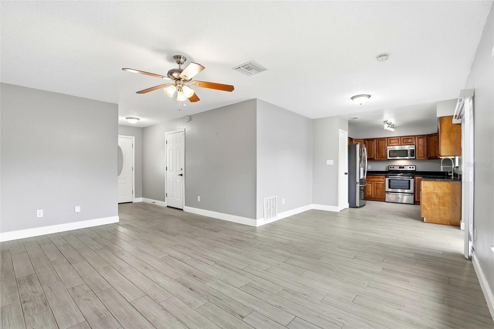 Image 9 of 29 For 2701 Carlisle Avenue