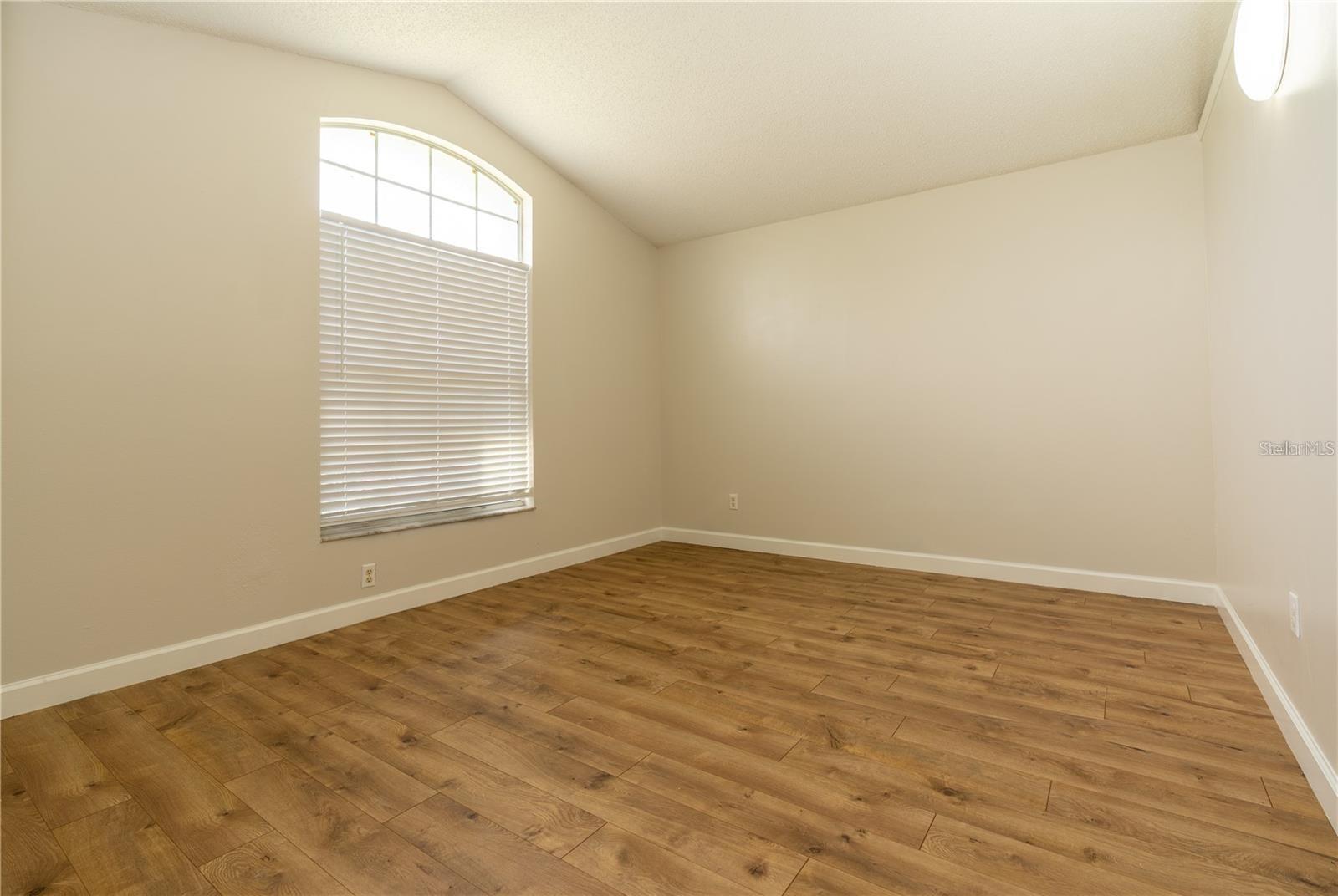 Image 17 of 27 For 11547 Grazeley Court