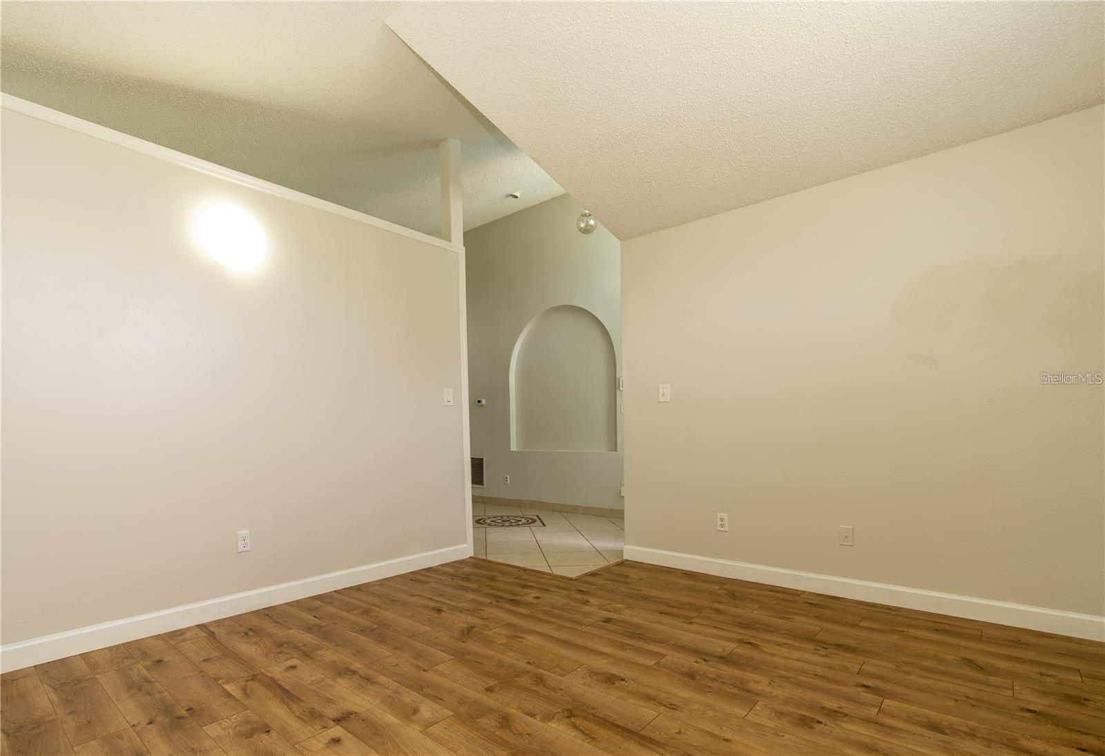 Image 18 of 27 For 11547 Grazeley Court