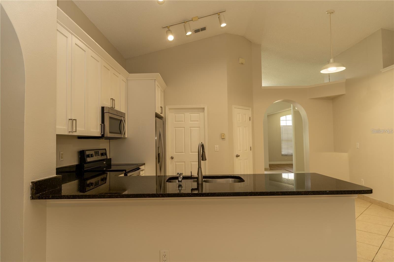 Image 19 of 27 For 11547 Grazeley Court