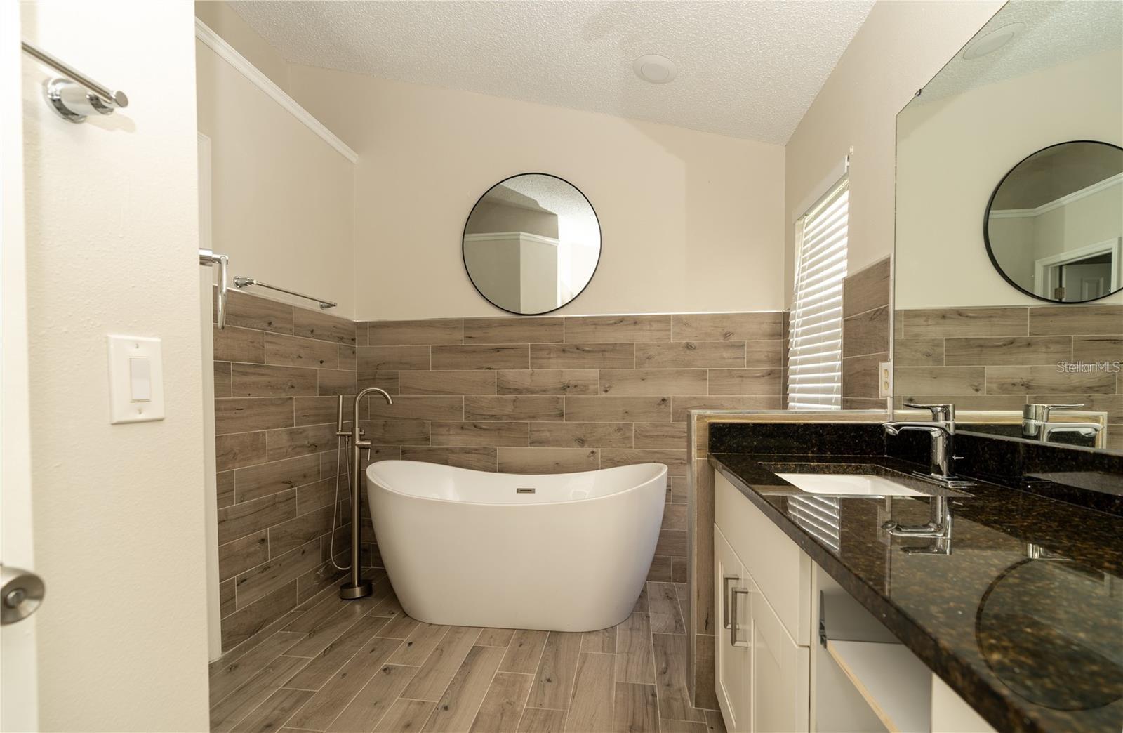 Image 21 of 27 For 11547 Grazeley Court