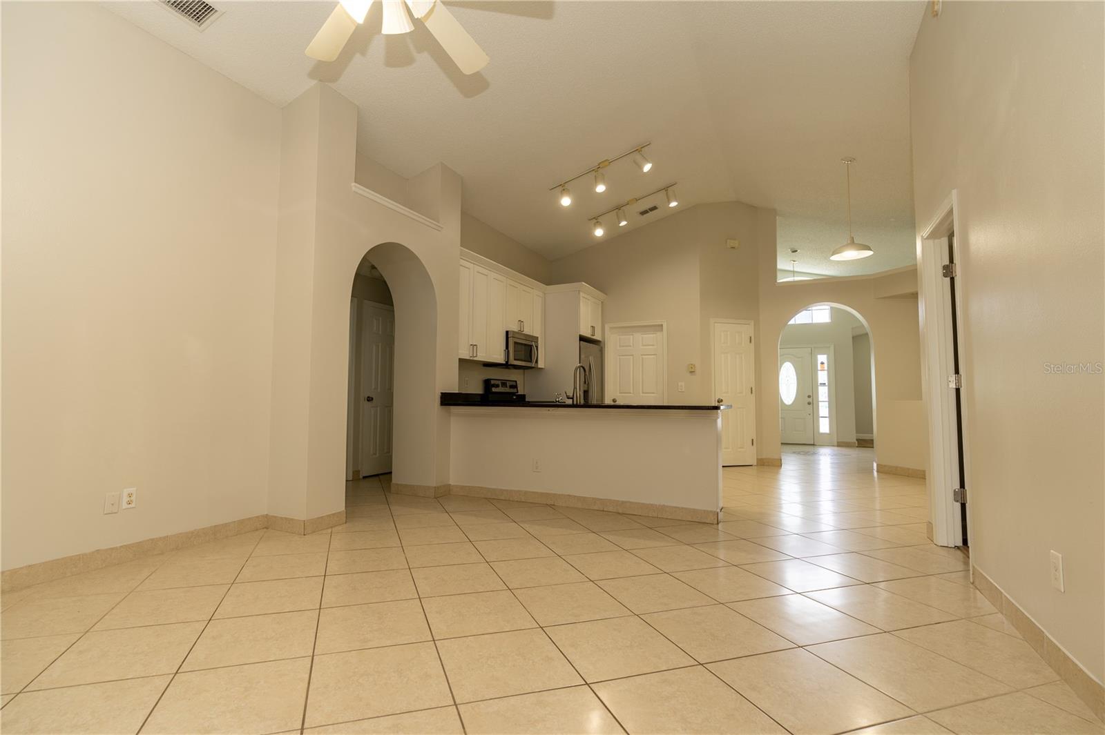 Image 6 of 27 For 11547 Grazeley Court