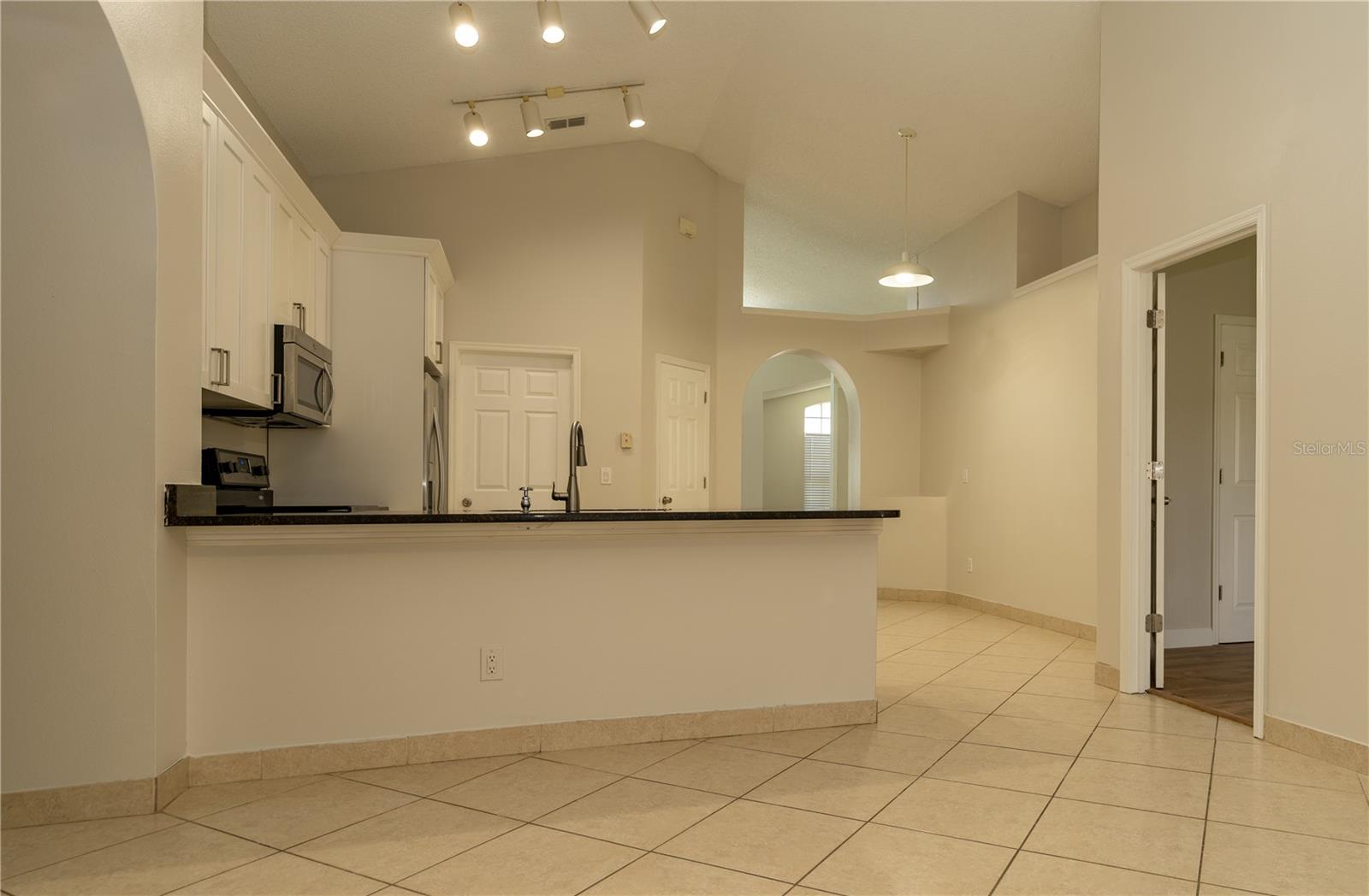 Image 7 of 27 For 11547 Grazeley Court