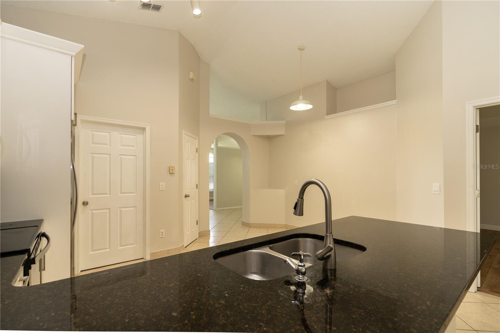 Image 8 of 27 For 11547 Grazeley Court