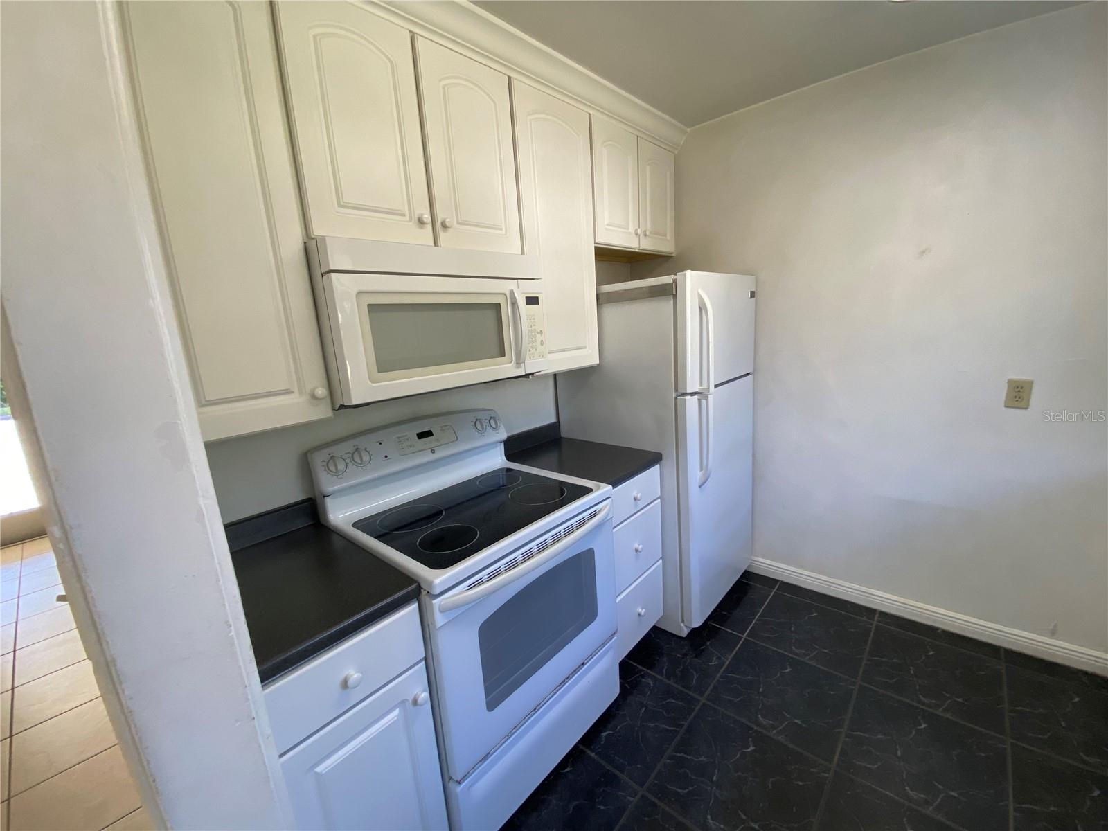 Image 10 of 20 For 419 Westminster Street