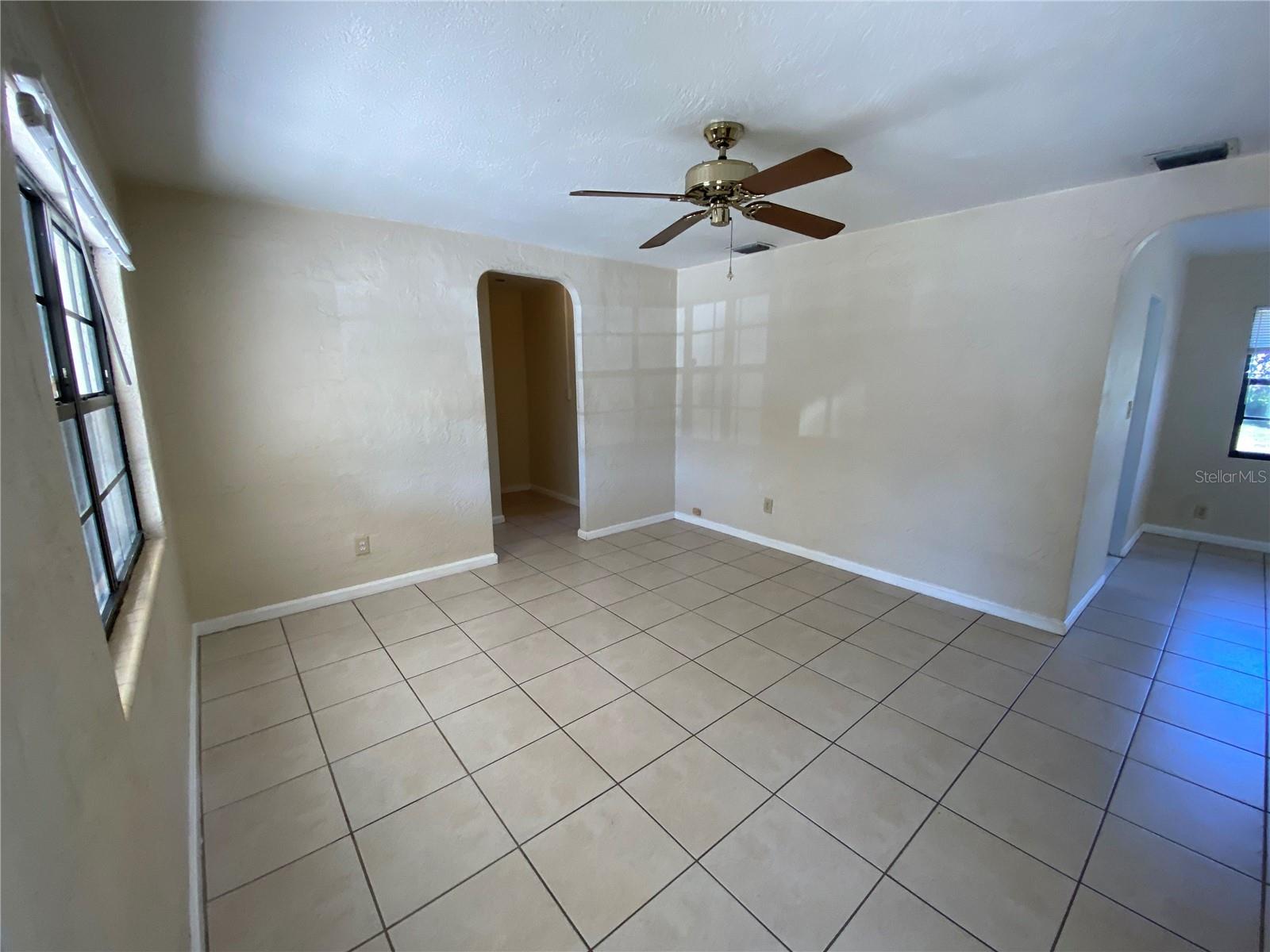 Image 5 of 20 For 419 Westminster Street