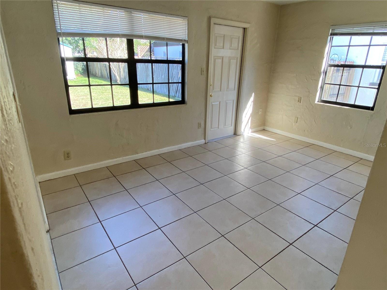 Image 8 of 20 For 419 Westminster Street