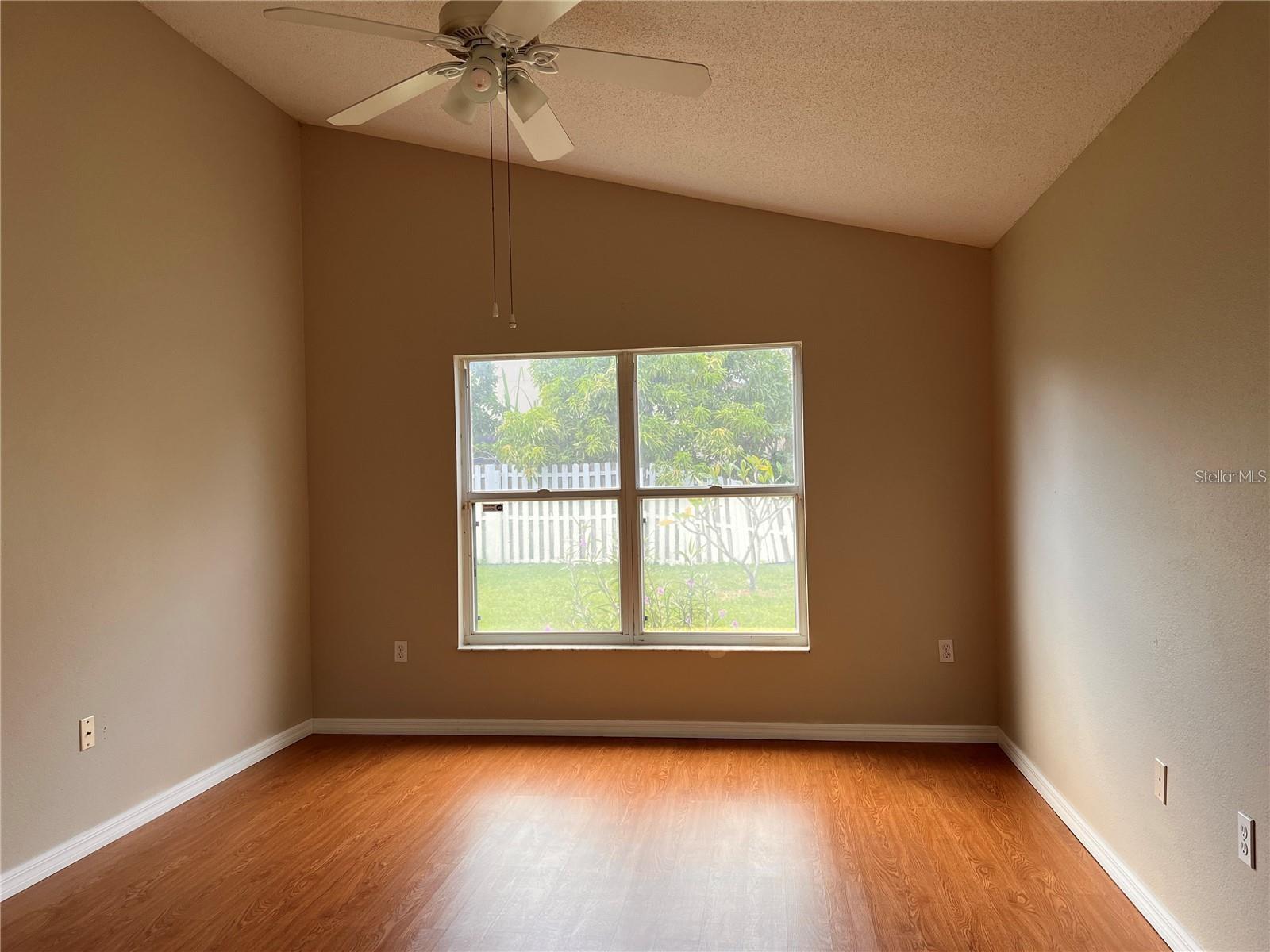 Image 21 of 27 For 13520 Hawkeye Drive