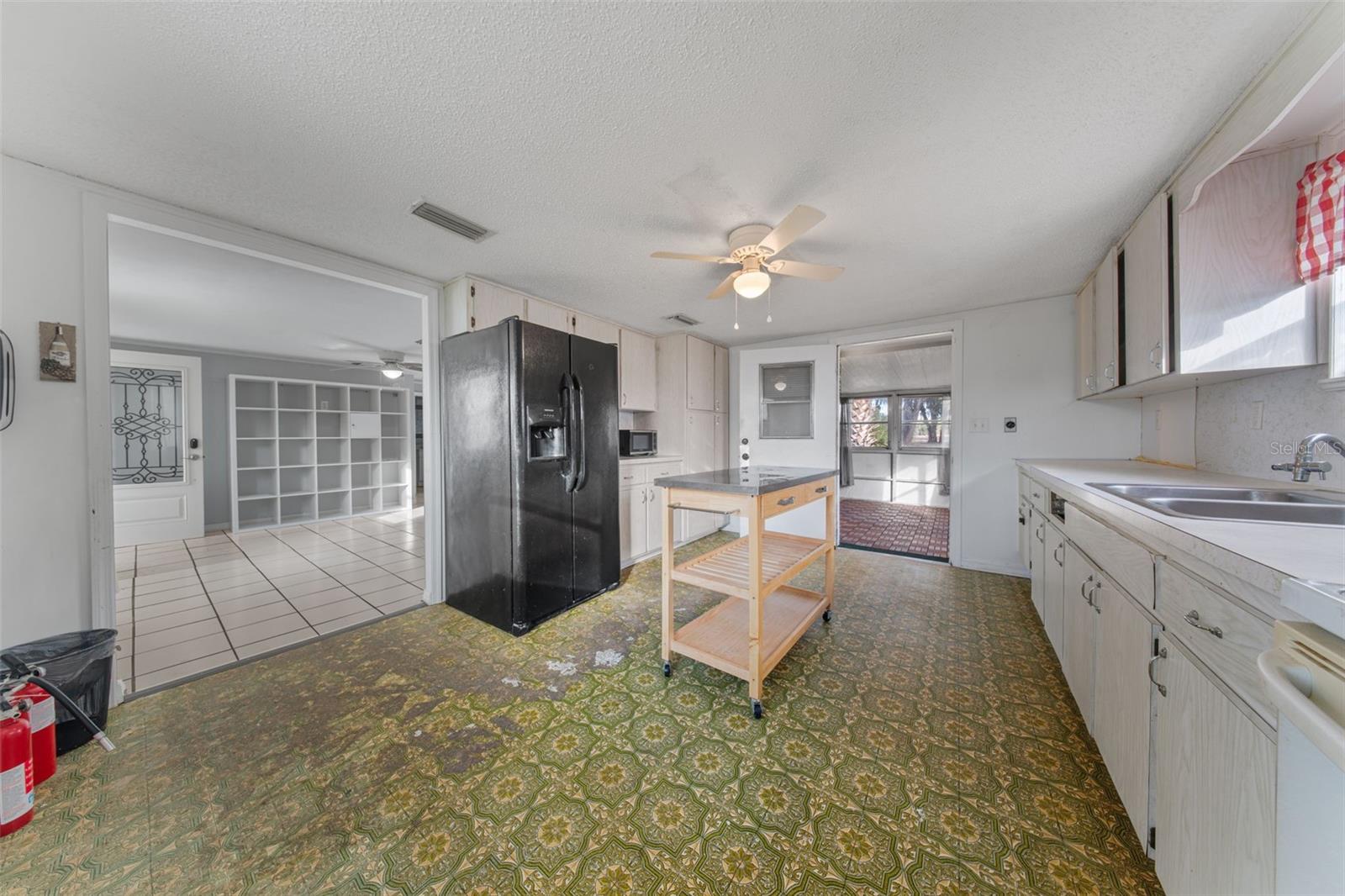 Image 24 of 42 For 421 Pleasant Street