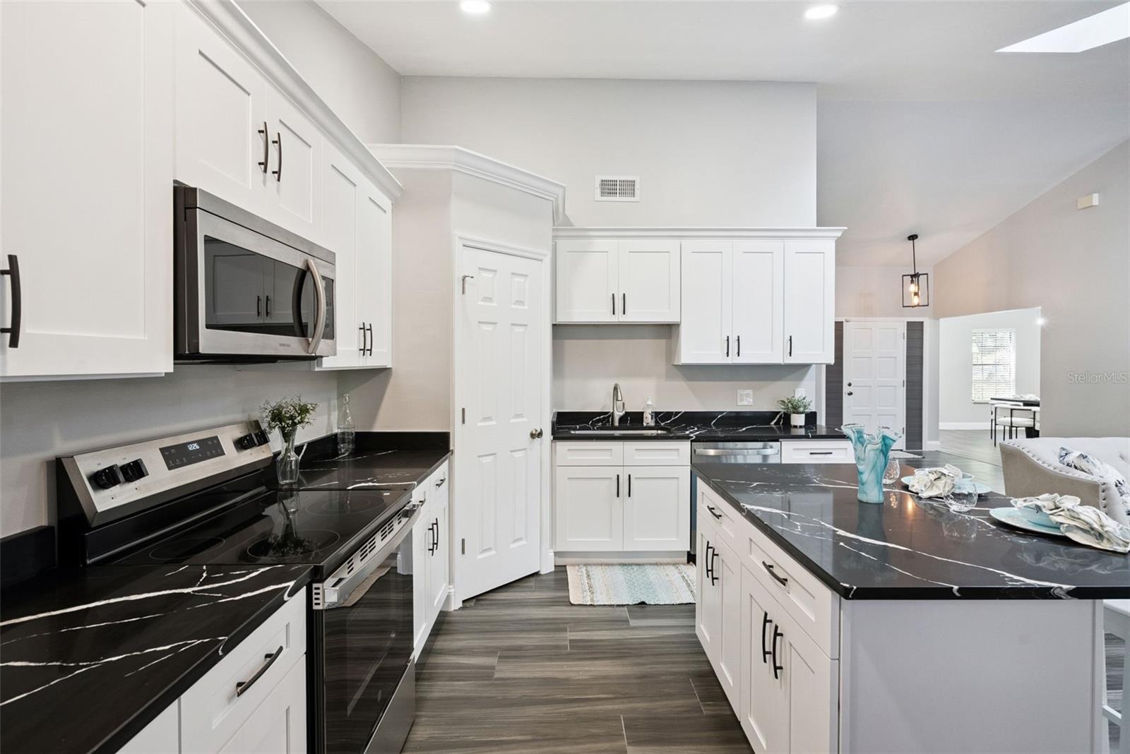 Image 33 of 60 For 1157 Woodland Terrace Trail