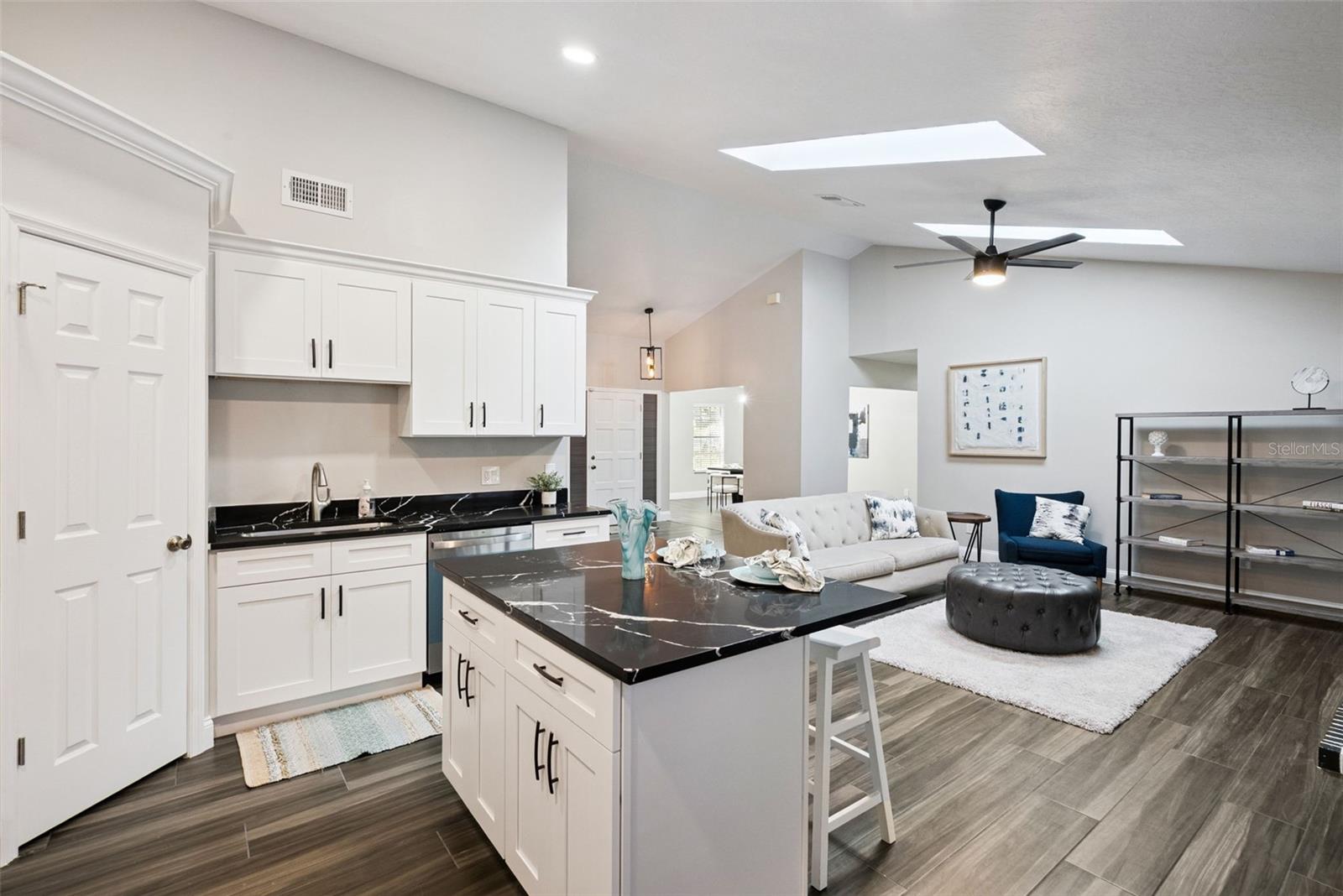 Image 9 of 60 For 1157 Woodland Terrace Trail